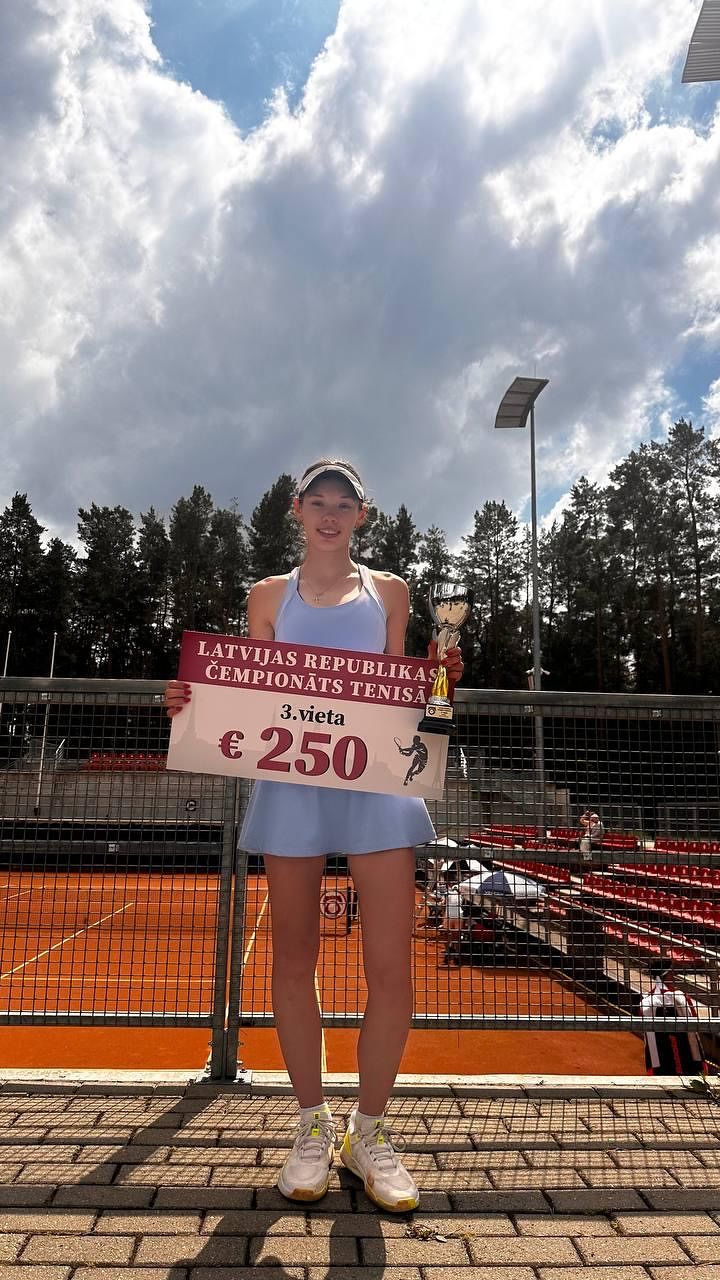 JUTEN audzēkne ar Latvijas čempionāta kausu